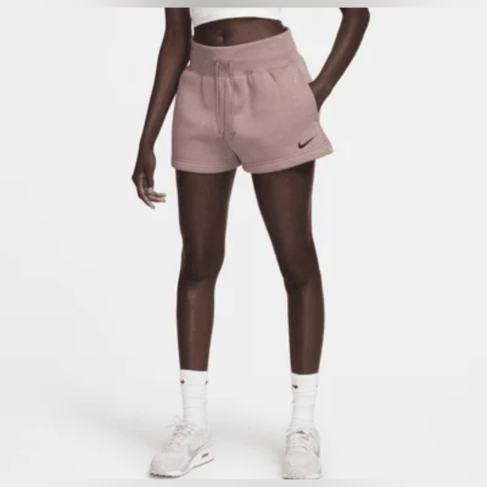 Nike Women's Pink Shorts sz M